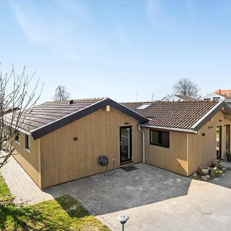8105-ronde-havesvinget-10 * Rønde